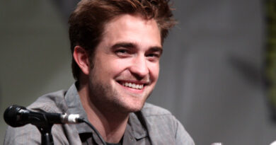 Robert Pattinson speaking at San Diego Comic-Con