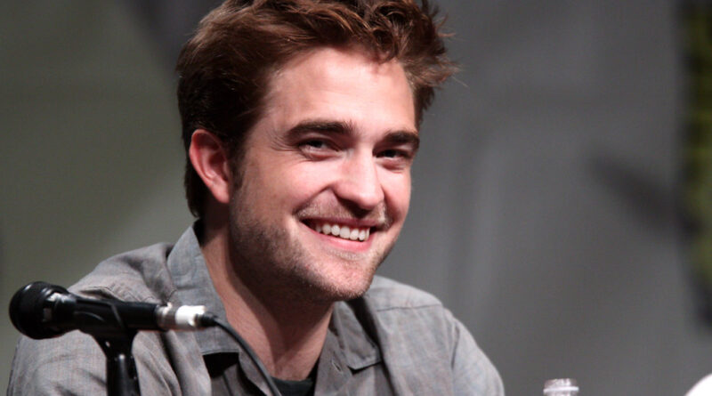 Robert Pattinson speaking at San Diego Comic-Con