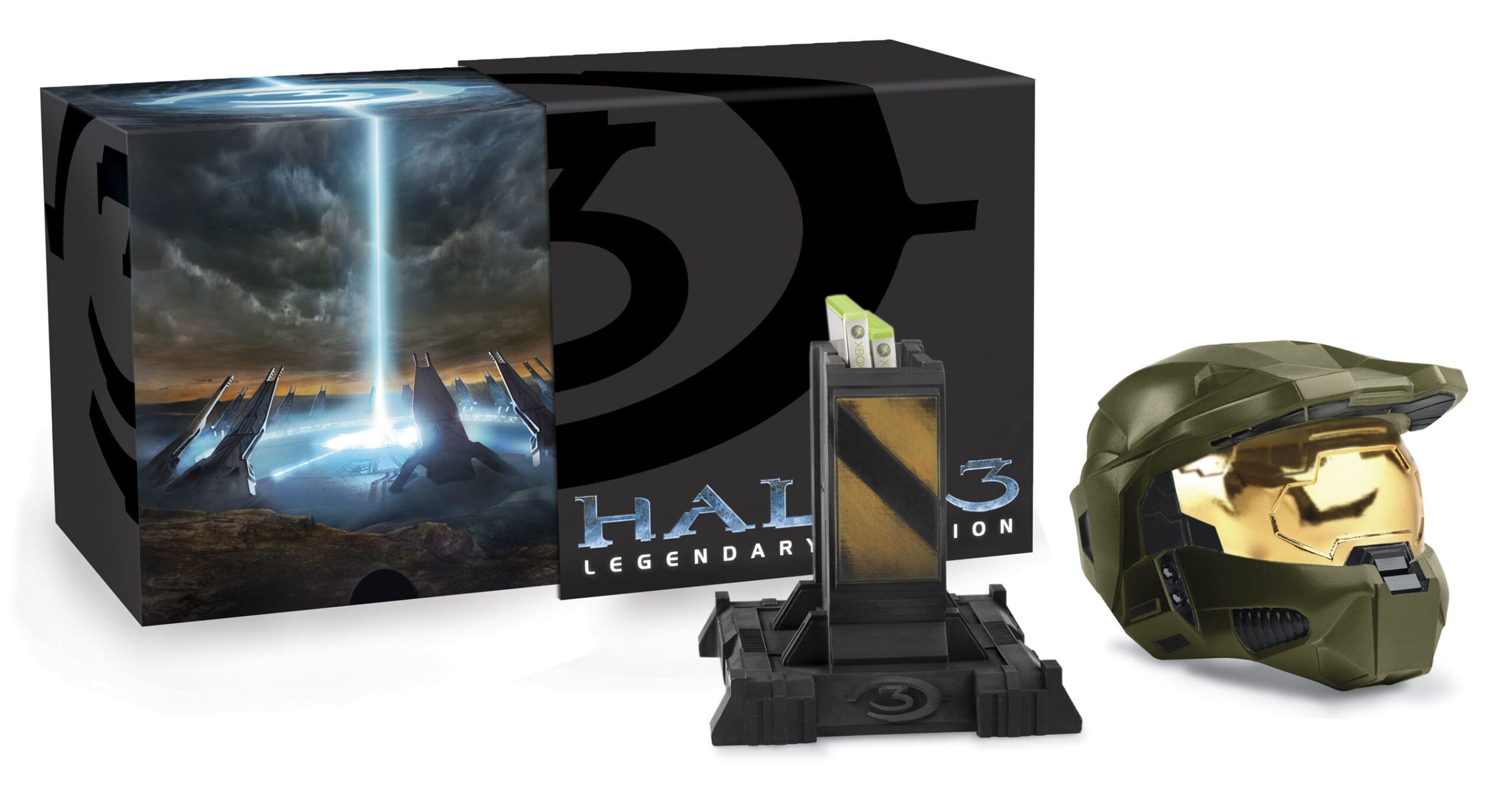 Halo 3 Legendary Edition official footlocker with Master Chief helmet, Microsoft press photo