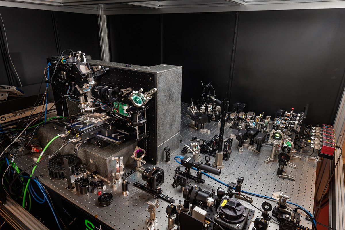 Research-grade Project Silica writer used to set the record for high-speed data writing into glass