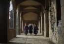 Dominic McLaughlin, Alastair Stout, and Arabella Stanton as Harry, Ron, and Hermione in HBO's Harry Potter series