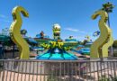 Kang and Kodos statues at the Twirl 'n' Hurl ride in Springfield U.S.A. at Universal Studios Florida